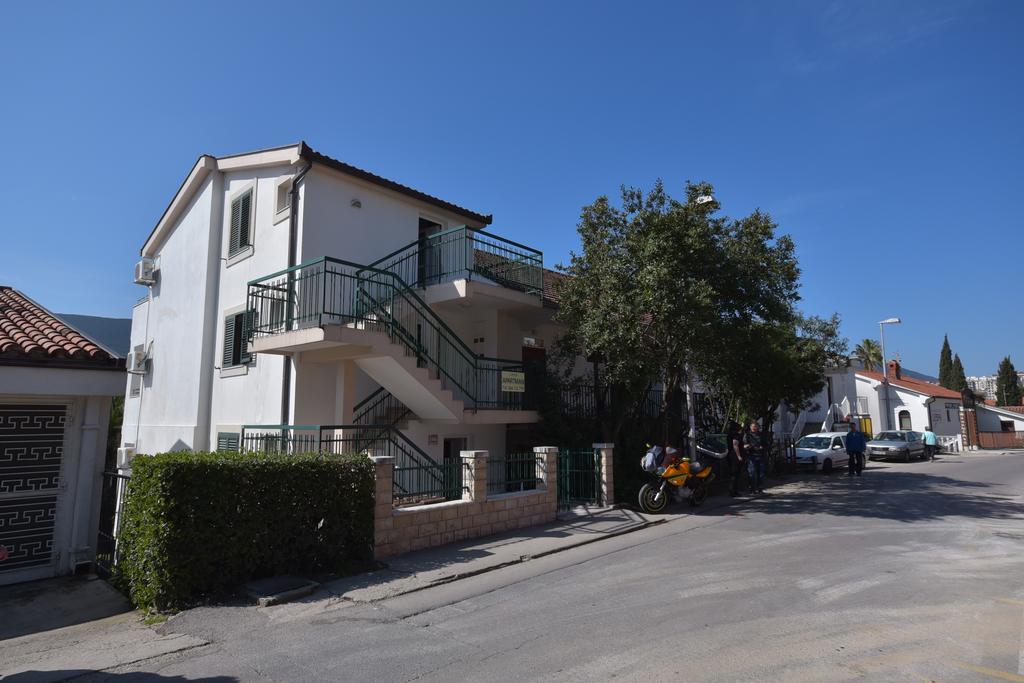 Apartments Mako Χέρτσεγκ Νόβι Εξωτερικό φωτογραφία