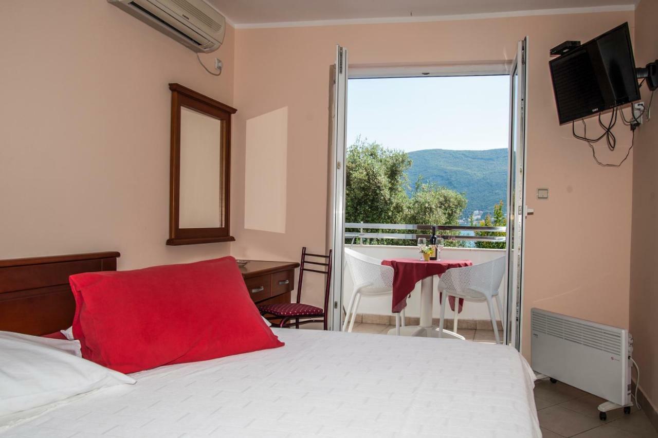 Apartments Mako Χέρτσεγκ Νόβι Εξωτερικό φωτογραφία