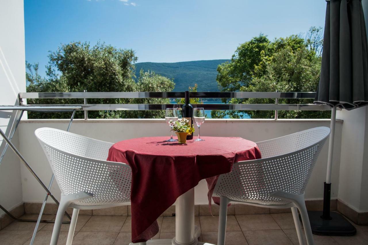 Apartments Mako Χέρτσεγκ Νόβι Εξωτερικό φωτογραφία